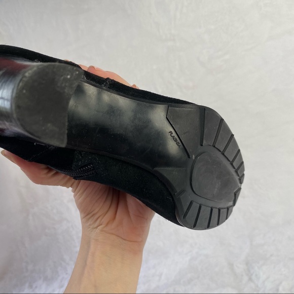 Stuart Weitzman Black Leather Heeled Boots - Picture 9 of 12